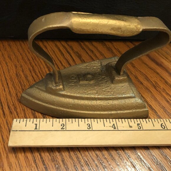 Antiques 1900's Pagoel Cast Iron Sad Iron Gold Cast Iron - Picture 8 of 9